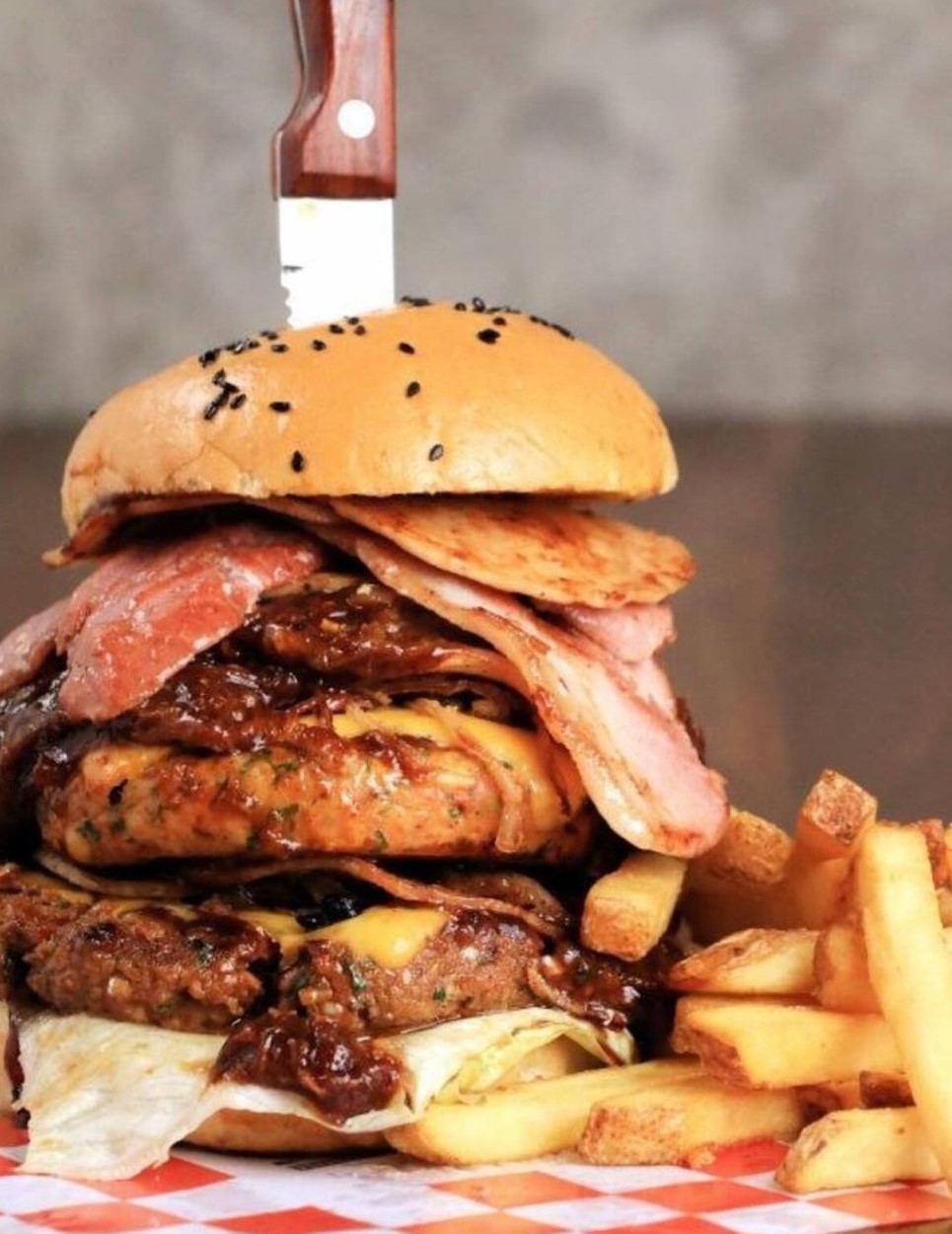 From Classic to Gourmet: Mumbai’s Ultimate Burger Guide